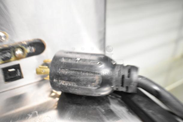 2020 Bunn ICB SH coffee machine plug, highlighting power connection. 120/208V, 1 phase, stainless steel, commercial-grade.