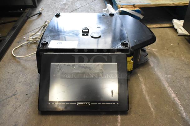2017 Hobart HTi commercial countertop food portioning scale, missing weight plate, requires 120/208-240V, 1 phase.
