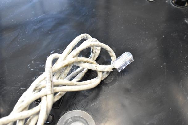 2017 Hobart HTi metal commercial countertop food portioning scale, missing weight plate, 120/208-240V, 1 phase.