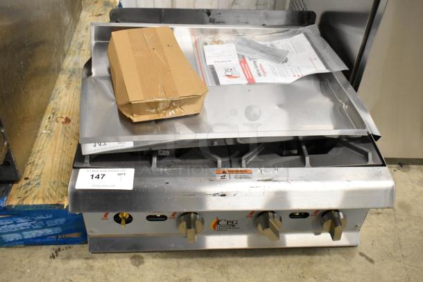 BRAND NEW Cooking Performance Group R-CPG-24-NL 4 Burner Stainless Steel Natural Gas Range, 88,000 BTU. Scratch and dent.