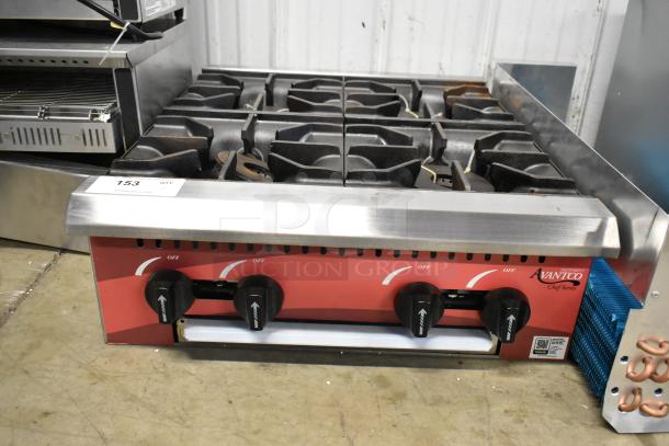 New Avantco 177CAGR424 4-burner stainless steel gas range, 100,000 BTU, scratch and dent condition, labeled controls.