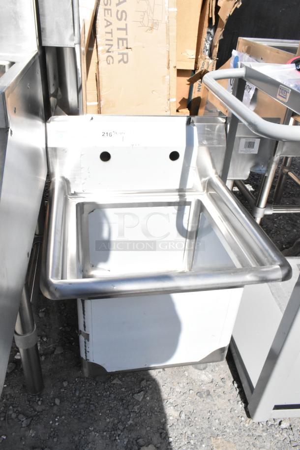 Brand new Steelton 522CS11515 stainless steel single bay sink; scratch and dent; durable construction.