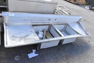 BRAND NEW SCRATCH AND DENT! Regency 600S22323224 Stainless Steel 2 Bay Sink w/ Dual Drain Boards. - Item #1205510