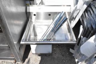 BRAND NEW SCRATCH AND DENT! KoolMore SA101410-10R3 Stainless Steel 23 in. One Compartment Stainless Steel Commercial Sink with Drainboard. - Item #1205516