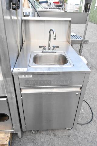 QualServ Stainless Steel Commercial Single Bay Portable Sink on Commercial Casters. - Item #1205530