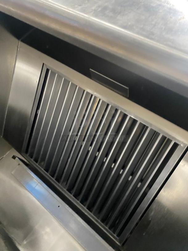 Wells VCS2000 ventless cooking system with stainless steel construction, featuring a 4-French hot plate range and convection oven base.