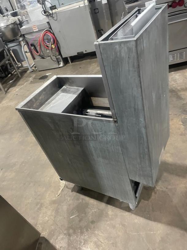 Pitco Frialator Series 40S commercial stainless steel 40 lb. fryer. Liquid propane, with backsplash, on legs.