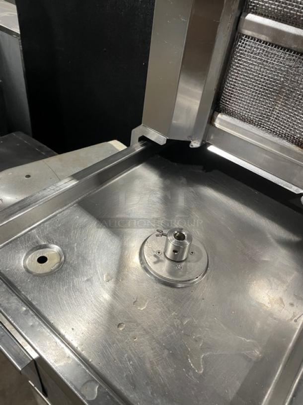 Atalay stainless steel countertop doner kebab machine with 3 burners. Natural gas, individual controls, excellent condition.