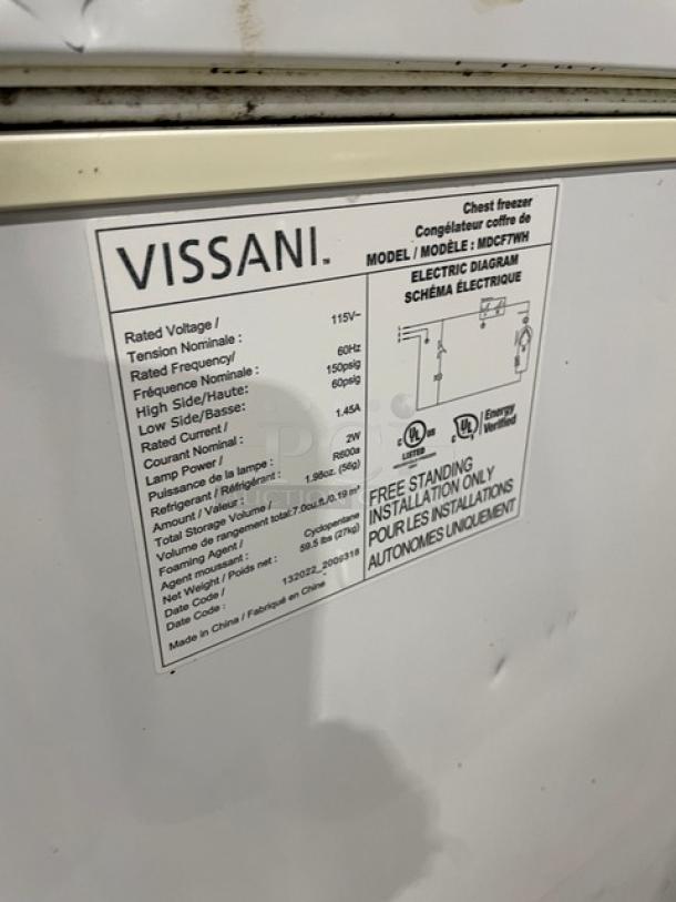 Vissani Commercial White 32" Chest Freezer, Model MDCF7WH, 115V. Includes specification label for electrical details.