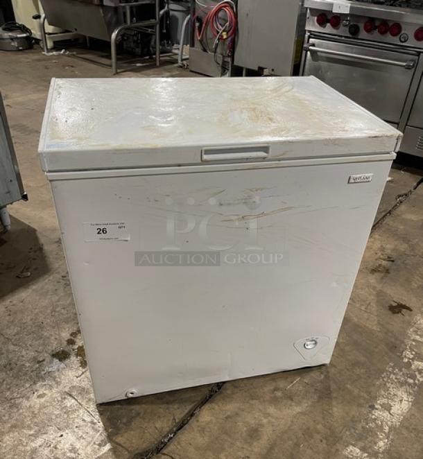 Vissani Commercial 32" Chest Freezer MDCF7WH, white, visible wear, 115V. Marked with label "26" and Vissani branding.