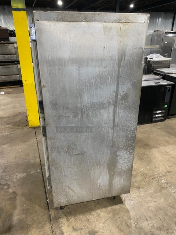 Metro Flavor Hold Series insulated mobile cabinet, model C199H1N, on casters. Visible wear and wide pan slides.