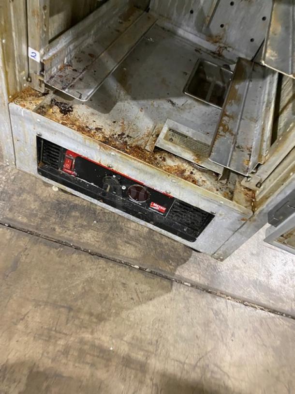 Metro Flavor Hold Series C199-H(1)N insulated mobile heated cabinet, visible rust, on casters, wide pan slides, 120V.