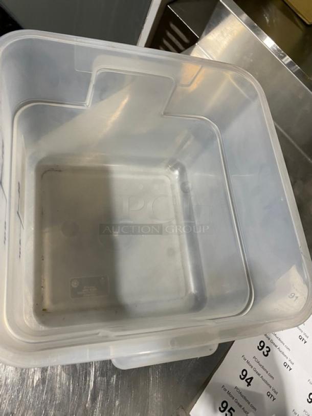 Cambro CamSquares 12 Qt. translucent polycarbonate food storage container, model 12SFSPP190, new condition.