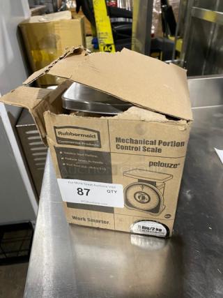Brand new Rubbermaid Pelouze A22R portion control scale in box. Stainless steel, 5 lb capacity, dual-read dial.