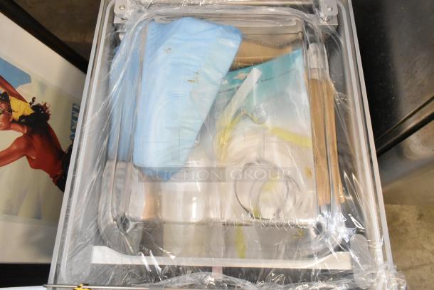 Henkelman Jumbo 42 XL ETL Vacuum Sealer in stainless steel, new condition, packaged with accessories, 110-120V, 1 phase.