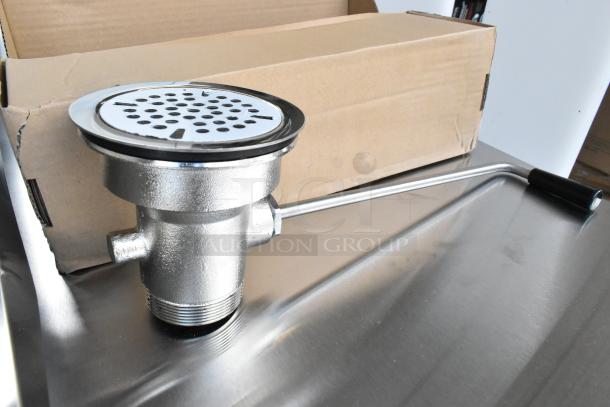 Brand new Regency 600DT1 twist handle waste valve, 3 1/2" sink opening, chrome finish. Possible scratch and dent condition.
