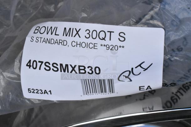 BRAND NEW SCRATCH AND DENT! Choice 407SSMXB30 30 Qt. Standard Stainless Steel Mixing Bowl with label detail.