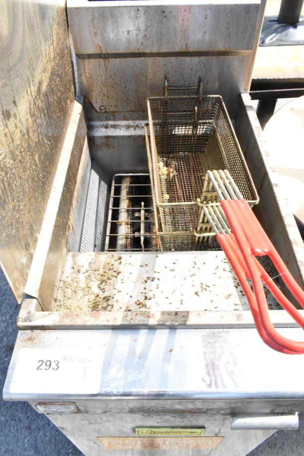 Qualite QL-9/NG stainless steel commercial deep fryer with 2 metal baskets and splash guard, used condition, 90,000 BTU.