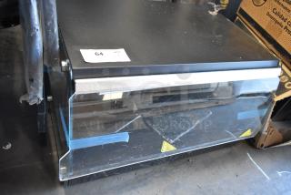 BRAND NEW SCRATCH AND DENT! Avantco 177OAM1A Metal Commercial Countertop Heated Open Air Merchandiser. 120 Volts, 1 Phase. - Item #1206034
