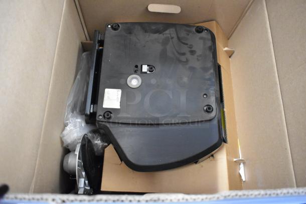 Brand new Hobart HTi metal commercial food portioning scale in box, 2017 model, 120/208-240V, 1 phase.