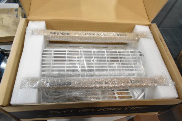 Brand new FTP30 W Insect Light Trap, unopened in box. Includes actinic bulb. Ideal for pest control.