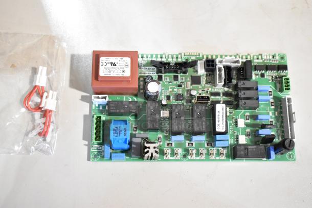 BRAND NEW SCRATCH AND DENT 2024 Hobart 00-975125 unit; circuit board with attached components and wiring, in mint condition.