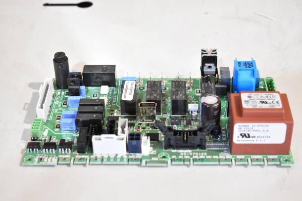 BRAND NEW SCRATCH AND DENT 2024 Hobart 00-975125 electronic unit, visible markings, circuit components, excellent condition.