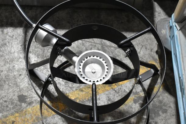 Brand new metal propane gas single burner with deep fryer stock pot. Scratch and dent. Ideal for outdoor cooking.