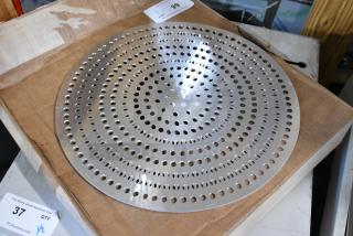 BRAND NEW SCRATCH AND DENT!! Box of American Metalcraft 18916SP 16
