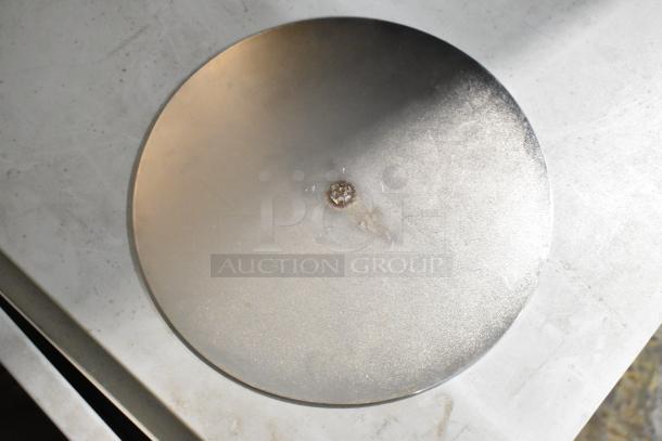 Brand new AvaWeigh 334SBD16 baker's dough scale, 16 lb x 0.25 oz capacity, includes 5 weights, minor scratch and dent.