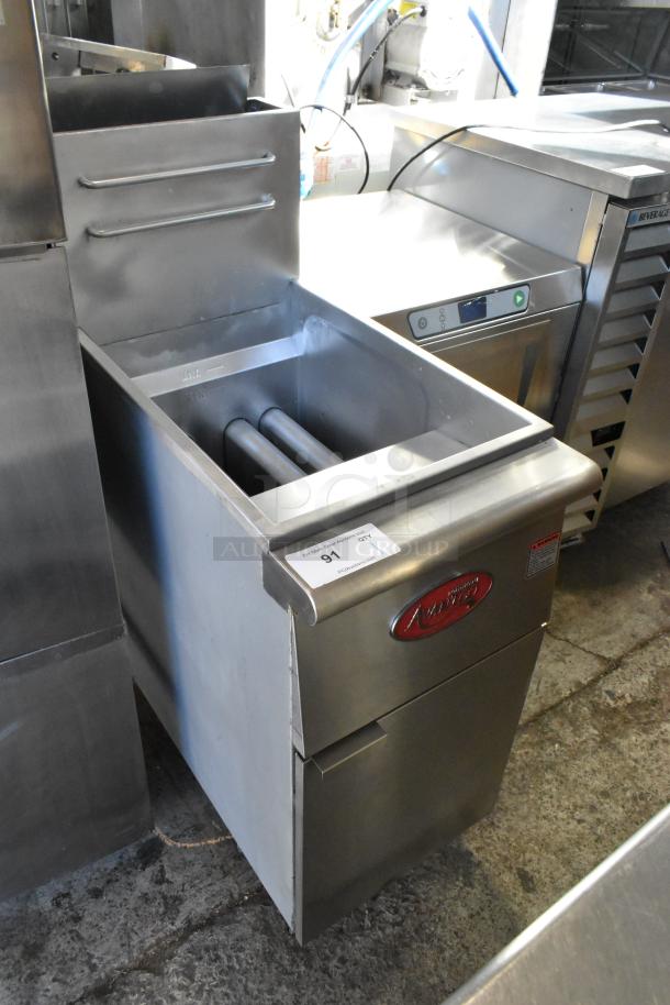 2019 Avantco FF400-N stainless steel deep fat fryer, natural gas, 120,000 BTU, excellent condition, commercial use.