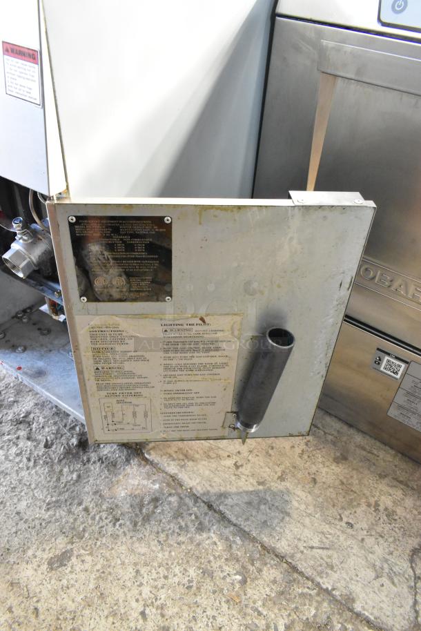 2019 Avantco FF400-N stainless steel deep fat fryer, natural gas, 120,000 BTU, visible warning labels on side panel.
