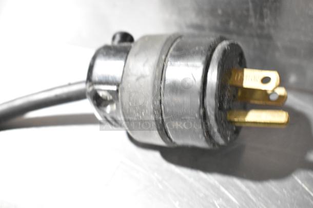 Power plug for Somerset CDR-100P dough sheeter, 115 volts, 1 phase, in good condition.