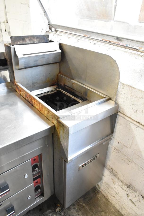 Vulcan 1GR45M stainless steel deep fryer with side splash guard and commercial casters, natural gas, 120,000 BTU.