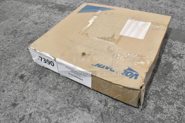Brand new Vollrath 92246862 6 Qt. stainless steel food pan in original box with scratch and dent marks.