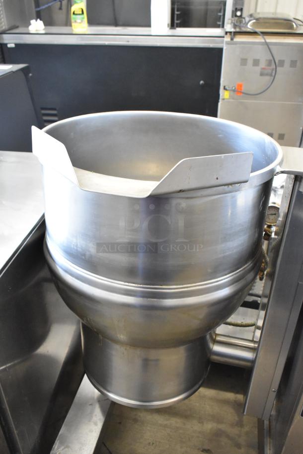 2019 Groen DEE/4-20A stainless steel 20-gallon steam kettle, manual tilt, 208V, 3-phase, commercial use, excellent condition.