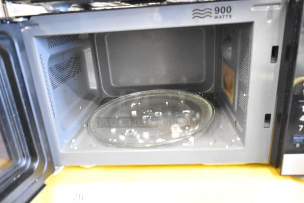 2023 Hamilton Beach HB4302797514-01 stainless steel commercial microwave oven, 120V, 1 phase, 900W, glass turntable inside.