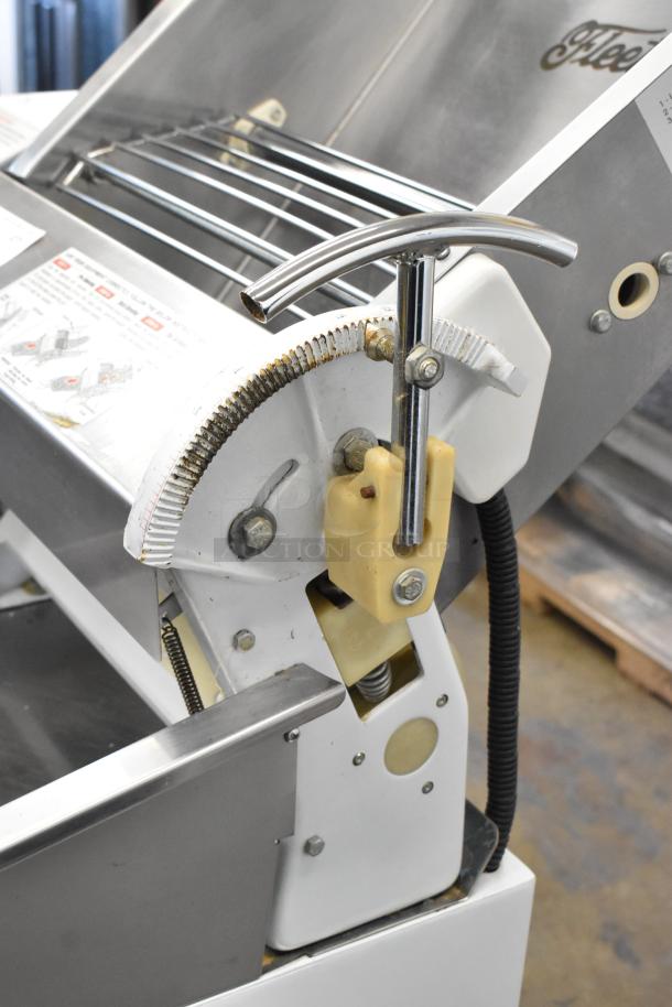 Fleetwood DR-400 commercial bread loaf slicer, metal, 115V, 1 phase. Features durable construction and precision slicing.