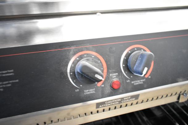 Hatco TFWM-3939 Thermo-Finisher, wall-mounted, metal, dual heat controls, 208V, 3-phase.