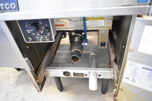 2018 Pitco Frialator SE14 commercial fryer, stainless steel, 208V, 3-phase, electric powered, condition shows wear.