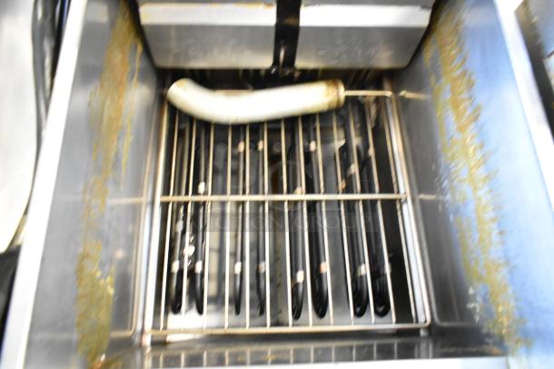 2018 Pitco Frialator SE14 stainless steel electric deep fryer, commercial floor model, 208V, 3-phase. Visible wear present.