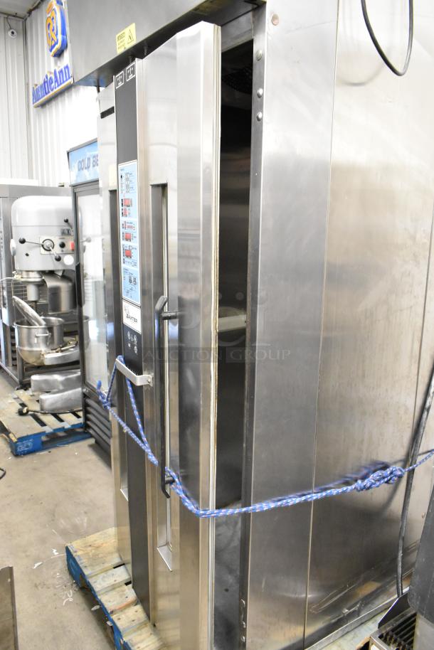 Baxter RP100 stainless steel roll-in rack proofer. Electric-powered, 208/240 volts, 1 phase. Used condition.