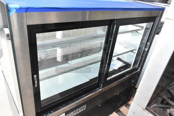 Brand new Avantco 193BCD48B 48" curved glass dry bakery display case, black, 115 volts, 1 phase, minor scratches and dents.