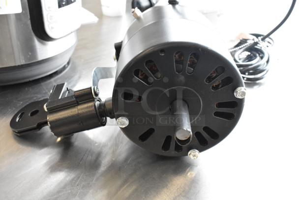 Brand new Boltic VF-30WLFO 2-speed oscillating fan motor, 120V, 1 phase. Minor scratches, includes wiring and mounting bracket.