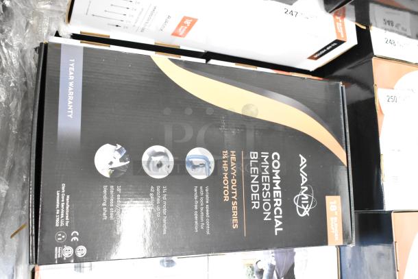 BRAND NEW AvaMix 928IBHD18 heavy-duty 18" immersion blender, 1 1/4 hp, 120V, scratch and dent, 1-year warranty box.