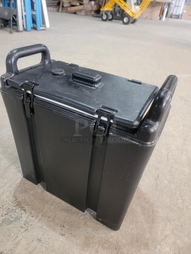 Cambro 2.5-gallon insulated beverage dispenser, Model 250LCD, black, sturdy handles, excellent condition, ideal for events.