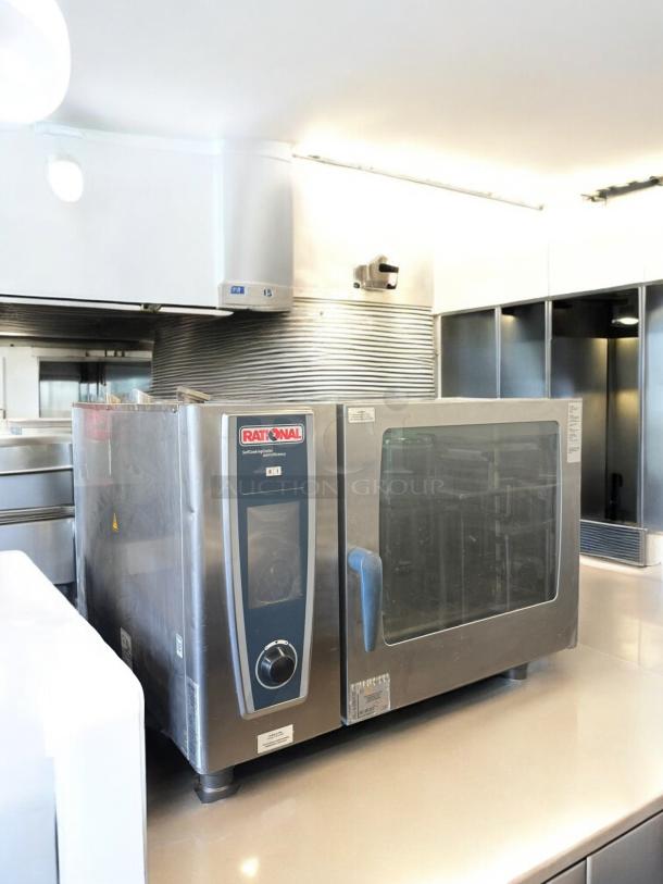Rational SCC WE 62G combi oven in excellent condition, natural gas, 115V ignition, fully tested and working.