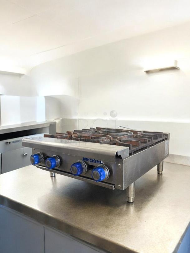Imperial 4-Burner Gas Hot Plate in excellent condition, natural gas, blue knobs, fully tested and working.