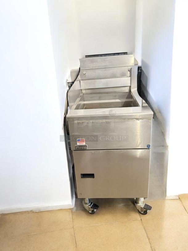 Pitco SG18 gas fryer in excellent condition, natural gas, floor model, fully tested and working, with casters.