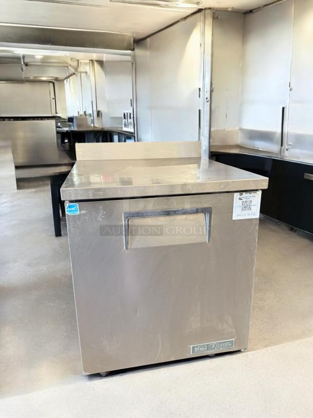 True TWT-27-HC 1-Door Worktop Refrigerator, 27" stainless steel, excellent condition, 115V, fully tested and working.